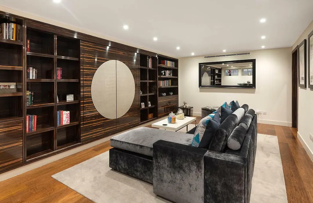 Knightsbridge Mews House Private Mews, Harrods & Parking Included-1