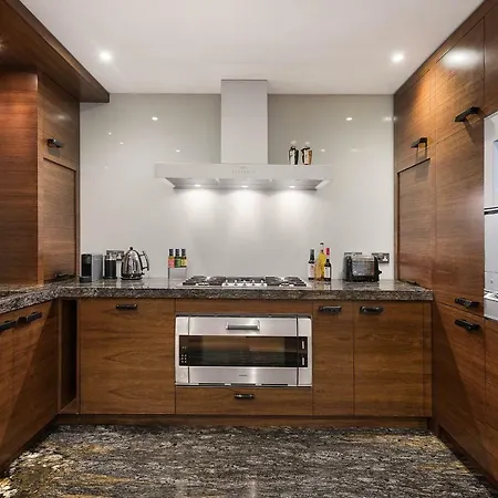 Knightsbridge Mews House Private Mews, Harrods & Parking Included-3