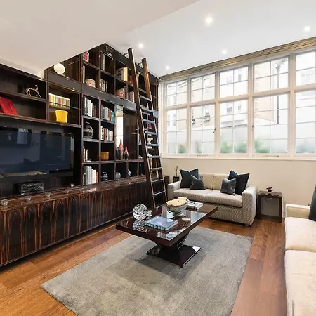 Knightsbridge Mews House Private Mews, Harrods & Parking Included-2