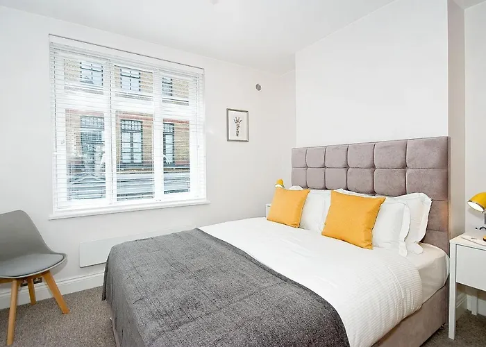 F2 Greek Street By City Living London