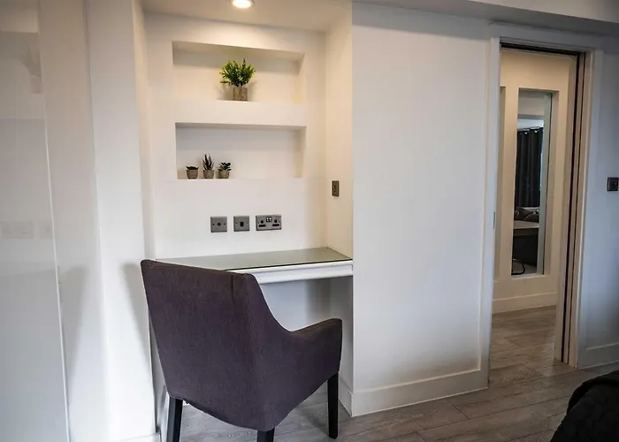 Apartment: Chelsea Cloisters Serviced Apartments